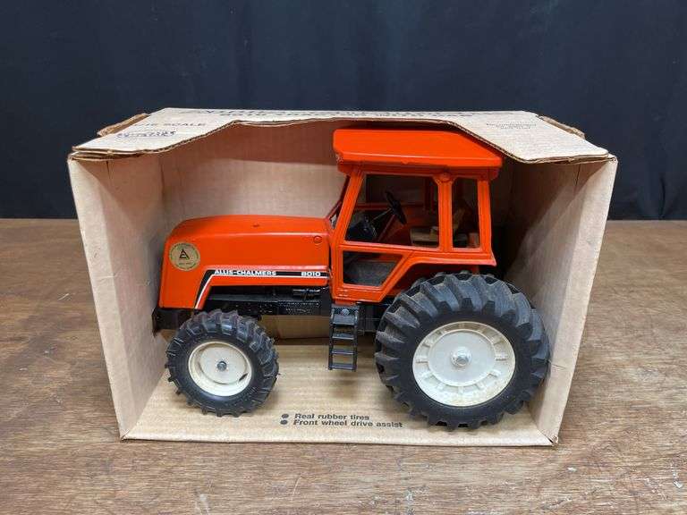 1/16 AC 8010 Reno NIB Ertl image