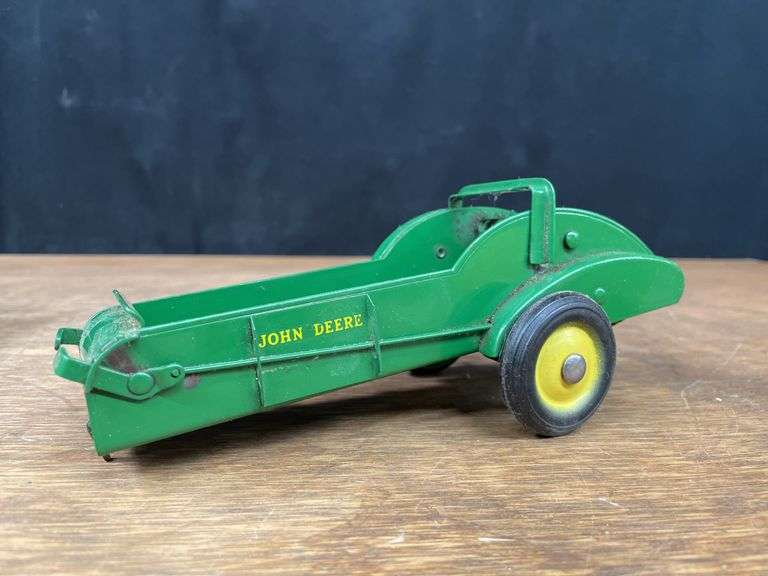 1/16 John Deere Spreader NIB Eska