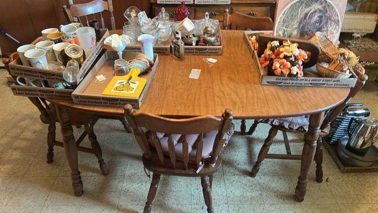 Dining Table and 6 Chairs