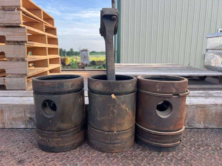 (3) John Deere Model G Pistons image