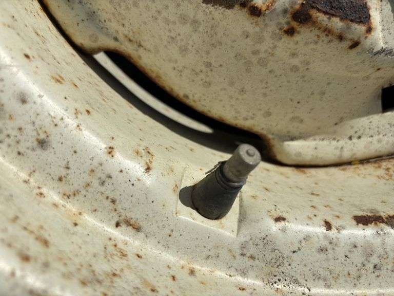 Single Rib Front Tires