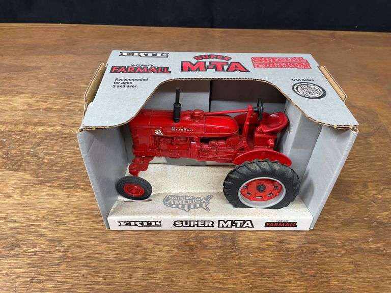 1/16 Farmall Super M-TA NIB Ertl