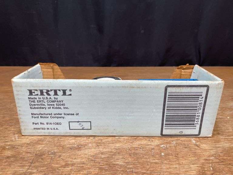 1/12 Ford LGT12 Set NIB Ertl