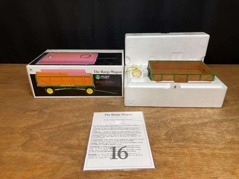 1/16 John Deere Barge Wagon Precision NIB Ertl image