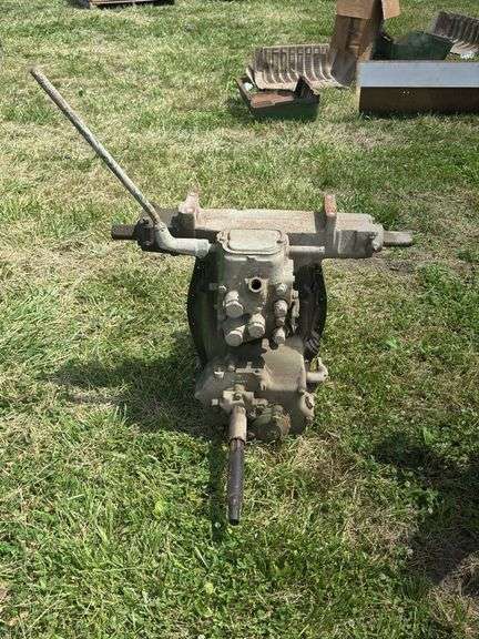 John Deere G Powr-Trol Housing image