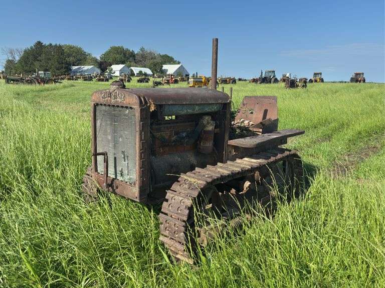 Caterpillar Fifteen Crawler image