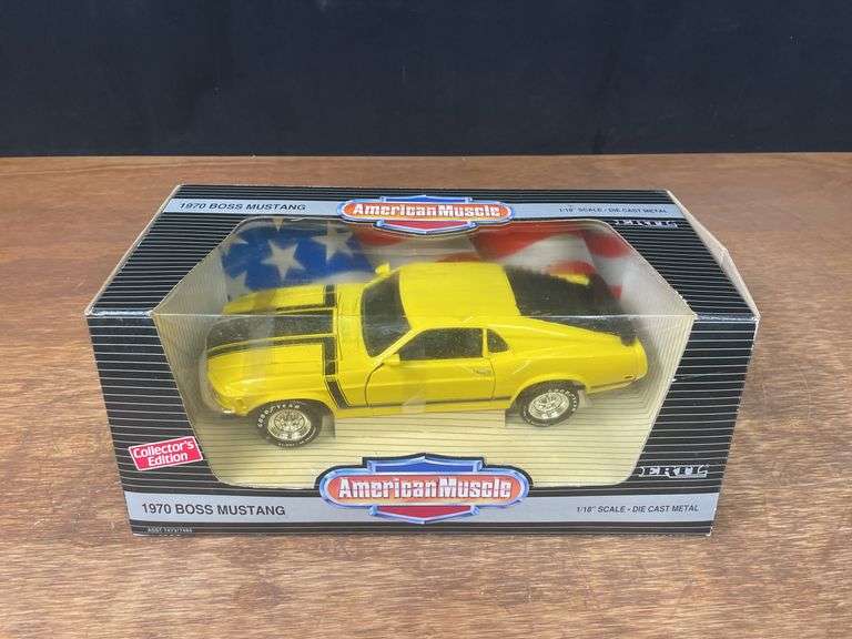 1/18 Ford Boss Mustang NIB Ertl
