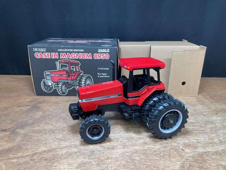 1/16 Case-IH Magnum 8950 Collector NIB Ertl image