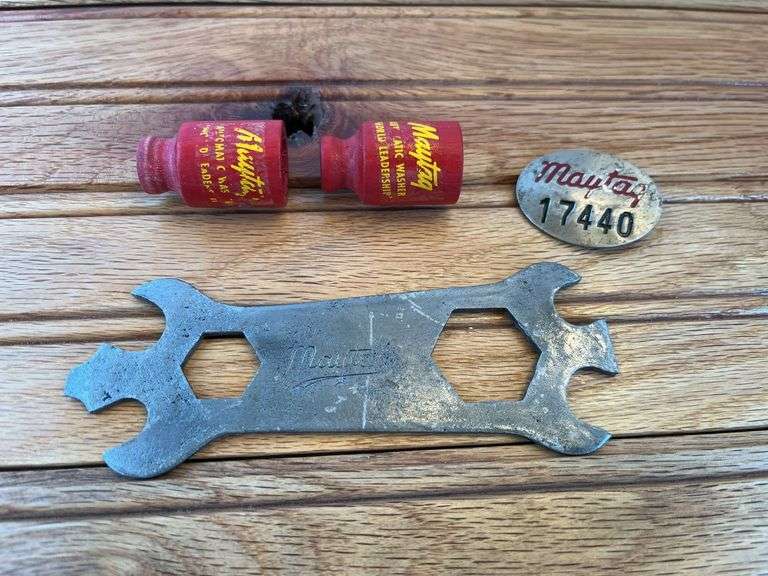 (4) Maytag Wrench, Badge, Toy Wizzers image