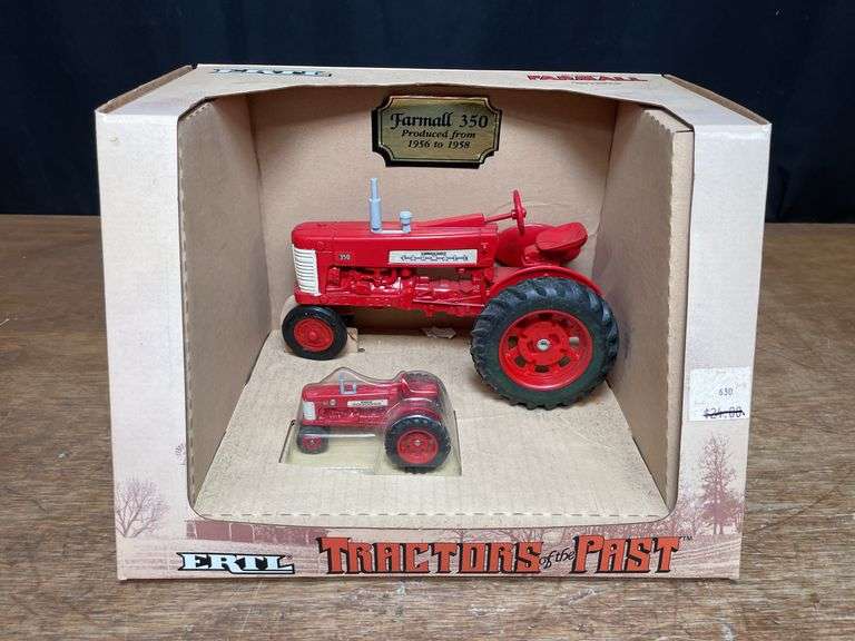 1/16 Farmall 350 Set NIB Ertl image