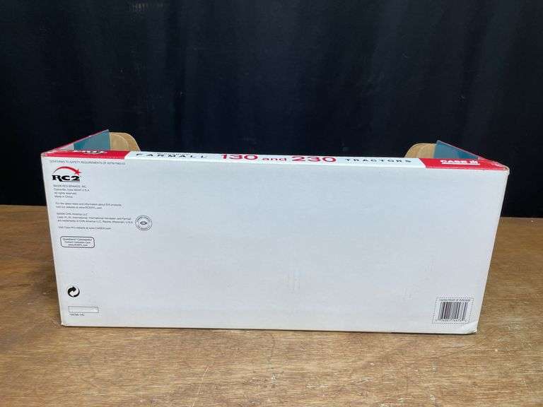 1/16 Farmall 130 +230 50th Anniversary Set NIB Ertl
