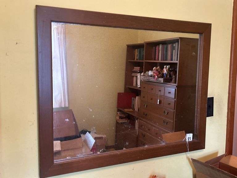 Mounted MIrror image