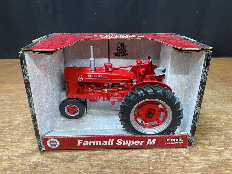 1/16 Farmall Super M NIB Ertl image