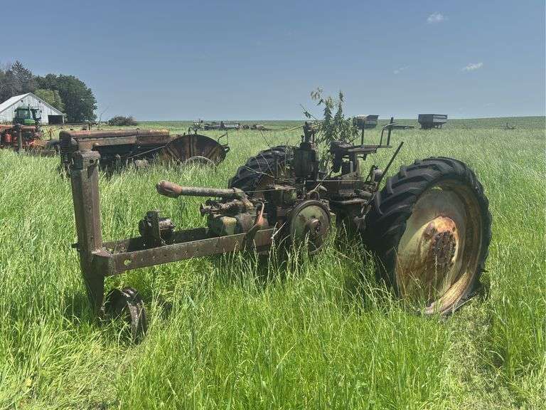 John Deere Styled Model B image