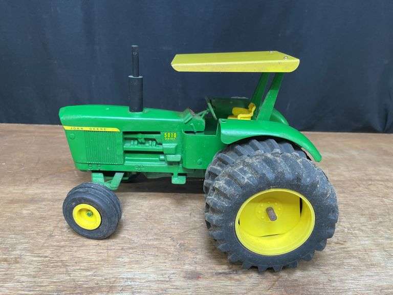 1/16 John Deere 5010 Customized