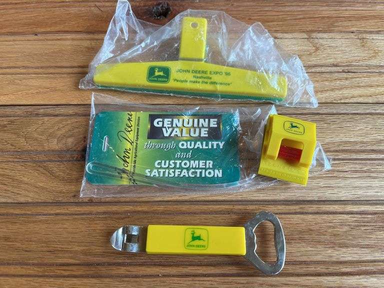 (4) John Deere Lot image