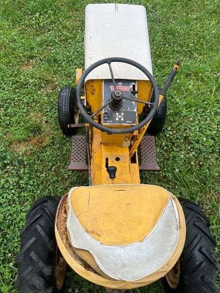 International Harvester Cub Cadet 100