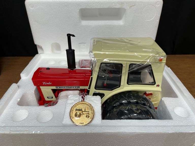 1/16 IH 1466 Precision NIB Ertl