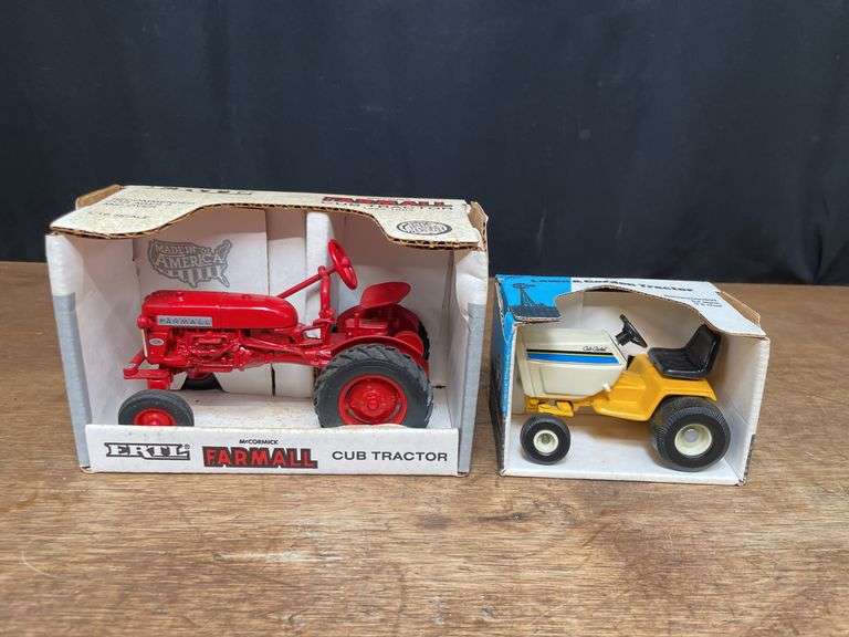 (2) 1/16 Farmall Cub + Cub Cadet L&G NIB