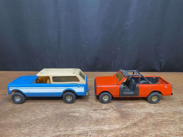 (2) 1/16 IH Scout Trucks Ertl image