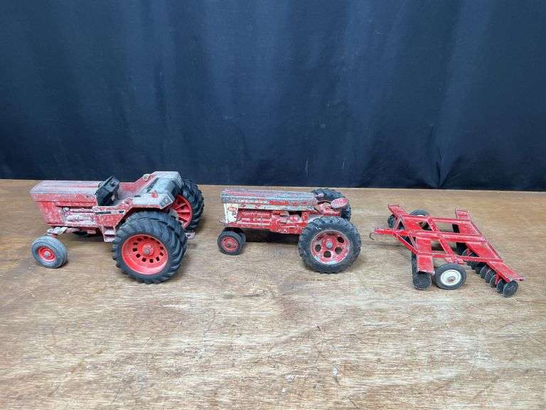 (3) 1/16 IH Tractors + Disk Ertl
