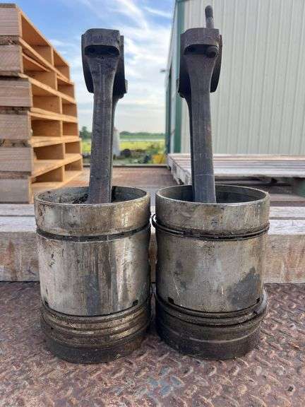 (2) John Deere Model 70 Pistons image