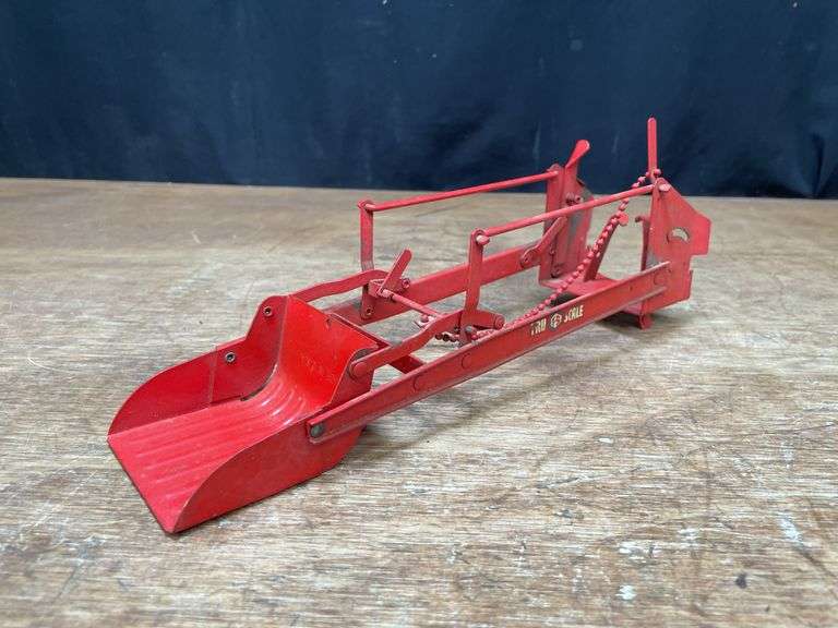 1/16 Tru-Scale Loader Carter image