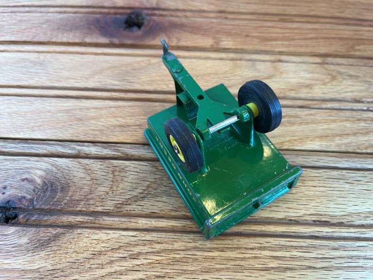 1/16 John Deere 110 L&G + Cart Ertl