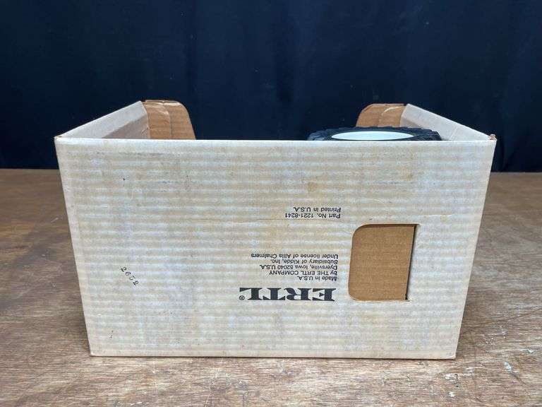 1/16 AC 8010 Reno NIB Ertl