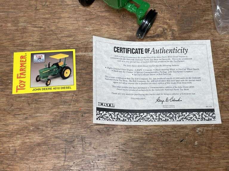 1/16 John Deere 4010 1993 NFTS NIB Ertl