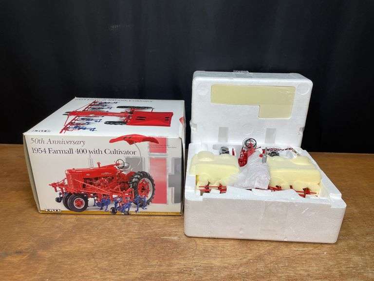 1/16 Farmall 400 w/Cultivator 50th Anniversary NIB Ertl image