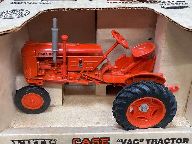 1/16 Case VAC NIB Ertl