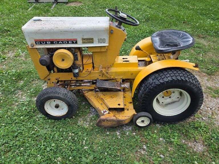 International Harvester 100