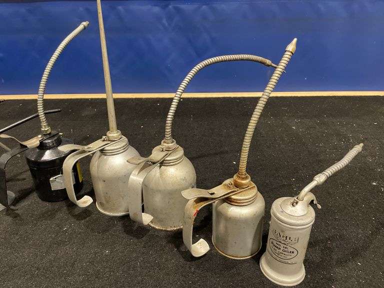 (7) Oil Cans