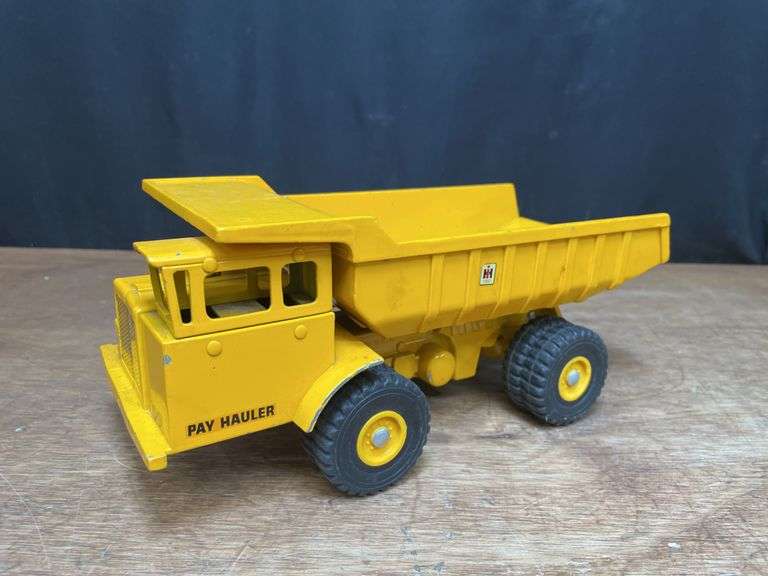 1/25 IH Pay Hauler Truck Ertl