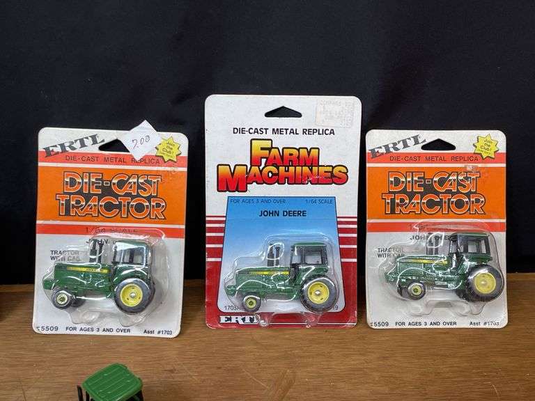 (10) 1/64 John Deere Ertl