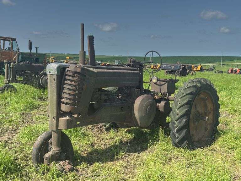 John Deere Late Styled Model A image