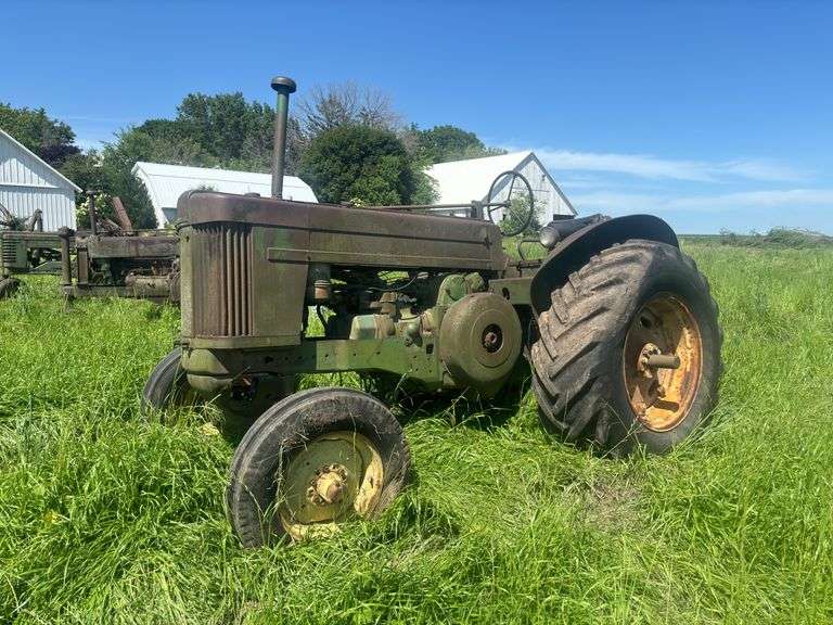 John Deere Model 70 Standard Gas image