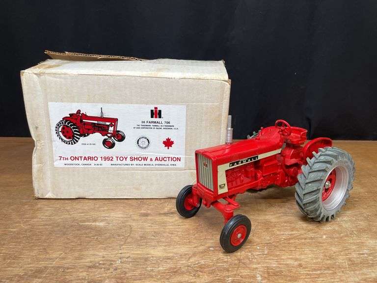 1/16 Farmall 706 1992 Ontario NIB SM image