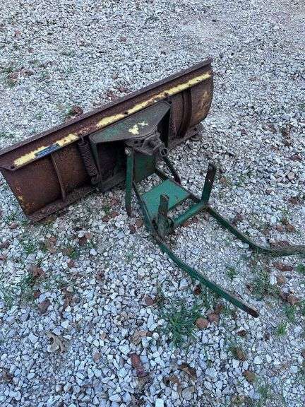 John Deere Round Fender Front Blade