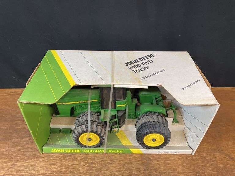 1/16 John Deere 9400 Collector NIB Ertl