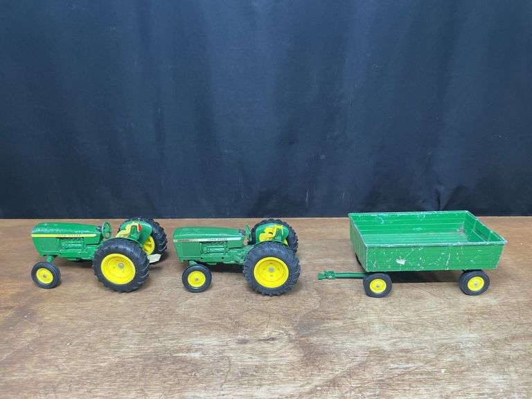 (3) 1/16 John Deere 2030, 2040, Wagon Ertl