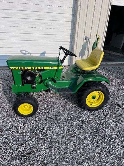 Showroom Quality! John Deere 140