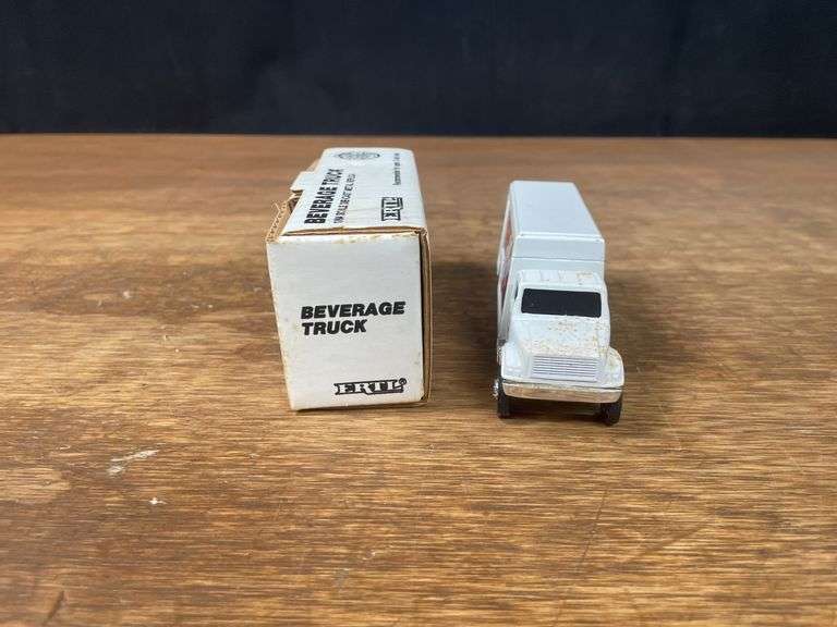 (4) 1/64 Beverage Trucks NIB Ertl
