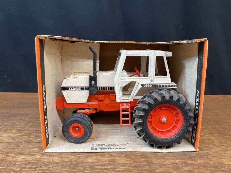 1/16 Case 2590 NIB Ertl image