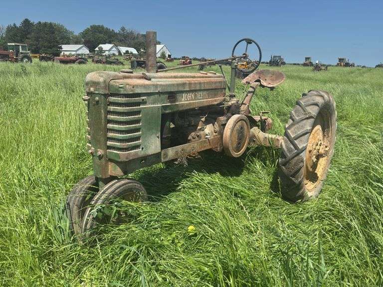 John Deere Model H image
