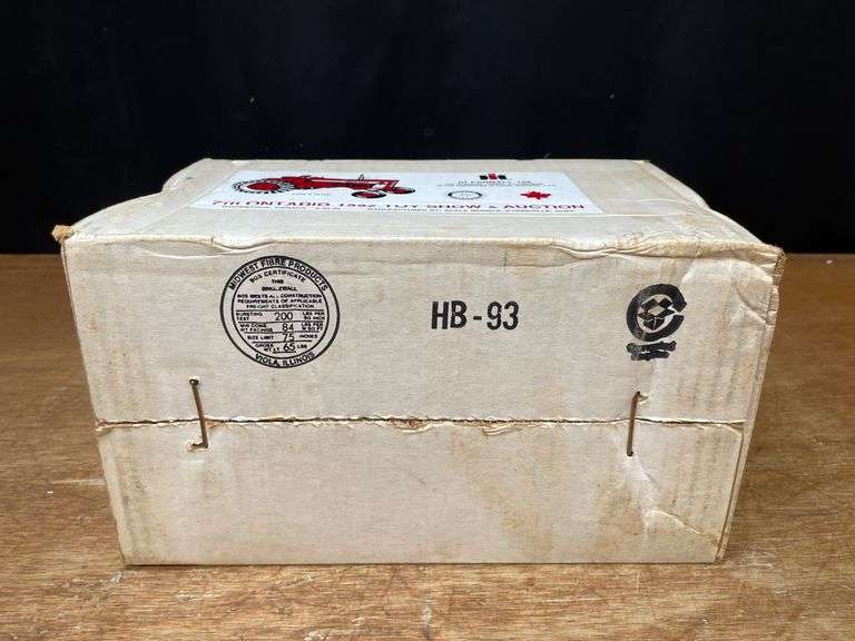 1/16 Farmall 706 1992 Ontario NIB SM