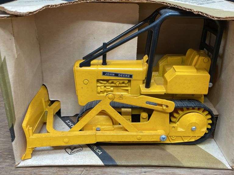 1/16 John Deere 450 Crawler NIB Ertl