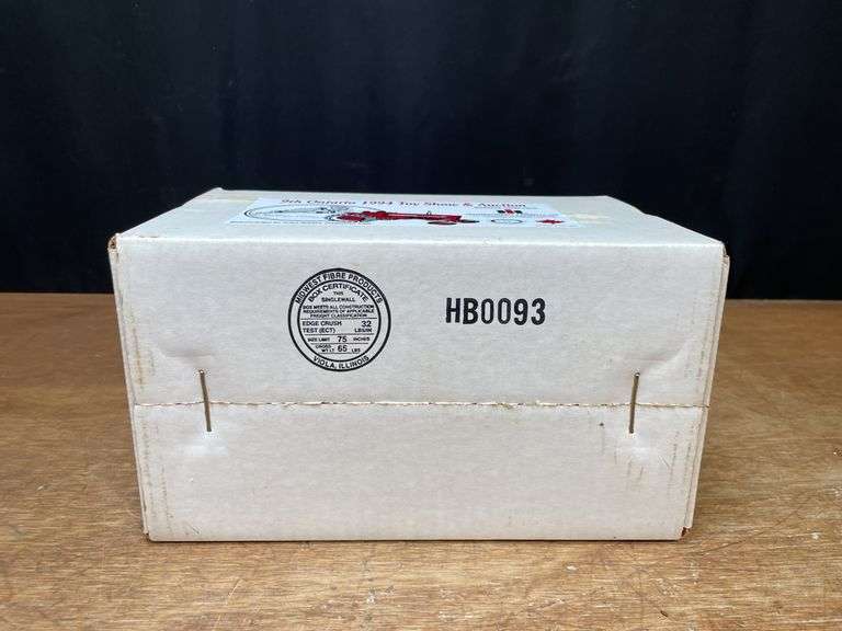 1/16 Farmall 756 1994 Ontario NIB SM
