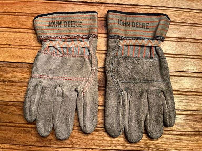 (2) John Deere Gloves
